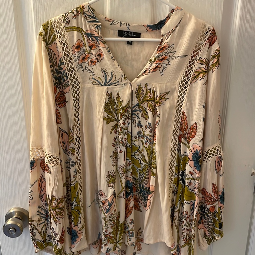 Women’s beautiful flowing blouse, rayon cotton blend
